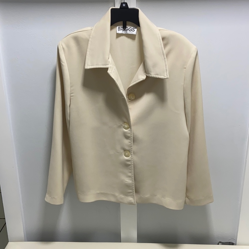 Briggs, vintage blazer, color cream, size M petite, great condition